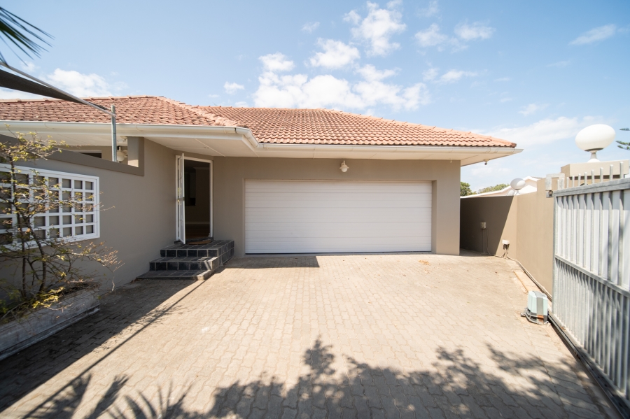 4 Bedroom Property for Sale in Bonza Bay Eastern Cape